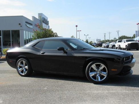 Used 2014 Dodge Challenger R/T image 2