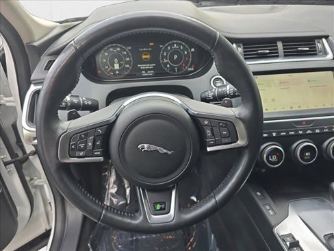 Used 2020 Jaguar E-PACE SE image 18