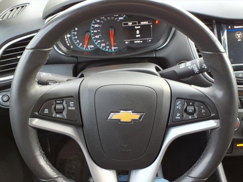 Used 2022 Chevrolet Trax LT w/ LT Convenience Package image 22