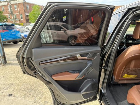 Used 2018 Audi Q5 2.0T Premium Plus w/ Premium Plus Package image 24