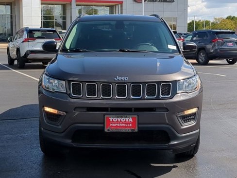 Used 2018 Jeep Compass Sport image 4