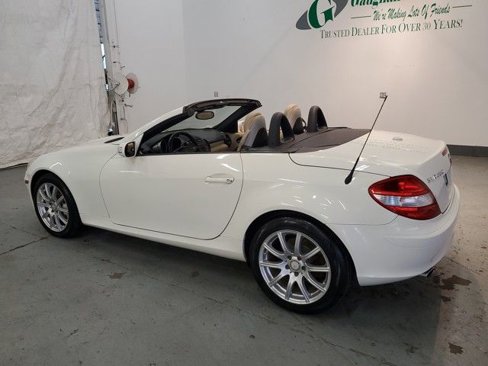 Used 2008 Mercedes-Benz SLK 350 image 4