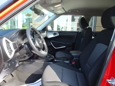 Used 2020 Kia Soul LX image 9
