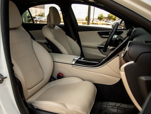 Used 2023 Mercedes-Benz C 300 4MATIC Sedan image 41