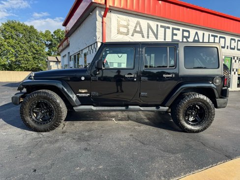 Used 2012 Jeep Wrangler Unlimited Sahara w/ Connectivity Group image 2