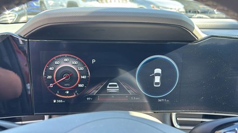 Used 2023 Hyundai Elantra SEL w/ Convenience Package image 16