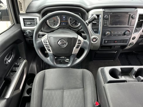 Used 2019 Nissan Titan SV image 13