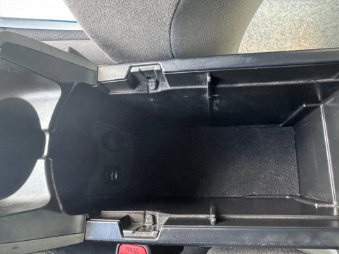 Used 2015 Toyota Prius Four image 32