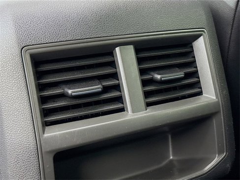 Used 2020 Volkswagen Atlas Cross Sport SE w/ Panoramic Sunroof Package image 25