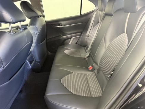 Used 2021 Toyota Camry SE image 15