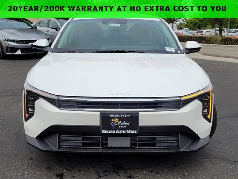 New 2025 Kia K4 LXS image 2