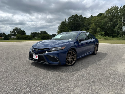 Used 2023 Toyota Camry SE image 2