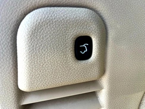 Used 2015 Jeep Grand Cherokee Overland image 13