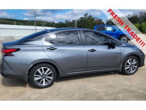 Used 2023 Nissan Versa S w/ S Plus Package image 4