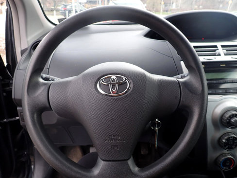 Used 2008 Toyota Yaris 2-Door Hatchback image 28