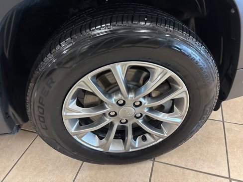 Used 2020 Jeep Cherokee Latitude Plus w/ Cold Weather Group image 33