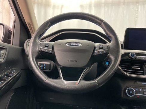 Used 2020 Ford Escape SE Sport image 16