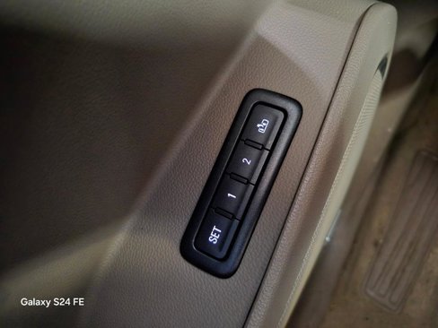 Used 2016 Chevrolet Suburban LT image 29