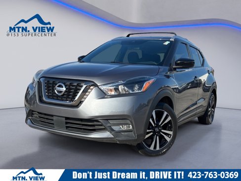 Used 2020 Nissan Kicks SR image 1