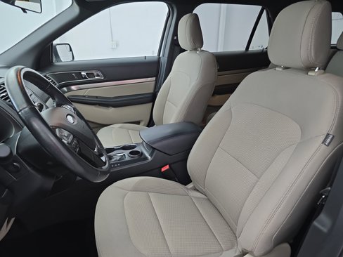 Used 2018 Ford Explorer XLT image 15