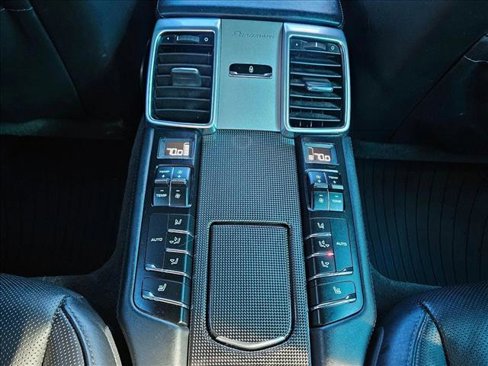Used 2014 Porsche Panamera GTS image 18