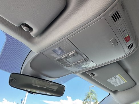 Certified 2023 Volkswagen Taos SE image 31