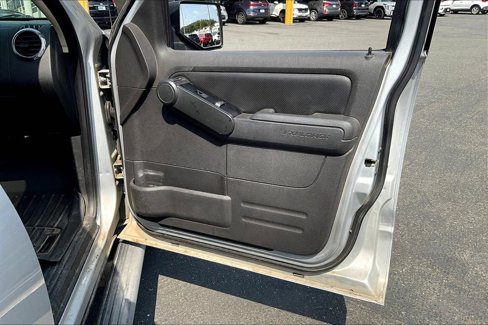Used 2010 Ford Explorer XLT image 24