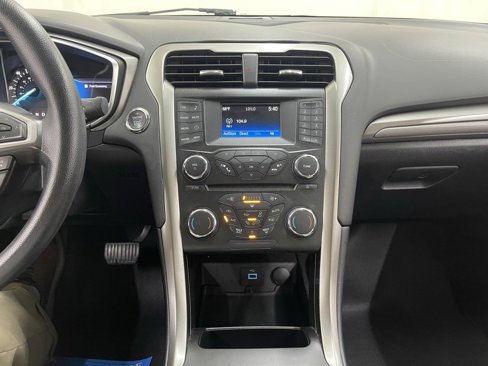 Used 2018 Ford Fusion S image 23