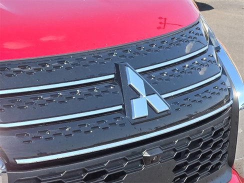 Used 2024 Mitsubishi Outlander SE image 7