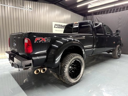 Used 2016 Ford F350 Lariat w/ Lariat Interior Package image 3