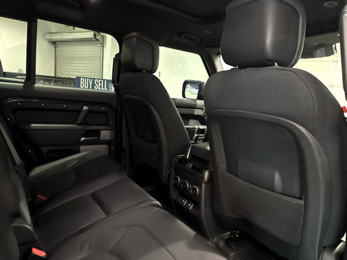 Used 2024 Land Rover Defender 130 X image 29