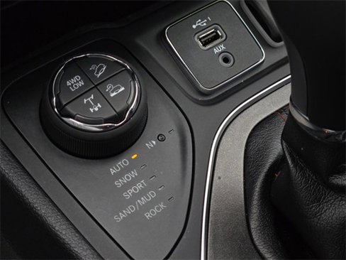 Used 2021 Jeep Cherokee Trailhawk w/ Comfort/Convenience Group image 23