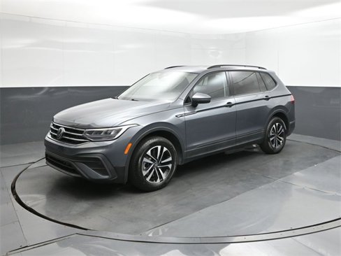 Used 2023 Volkswagen Tiguan S image 1