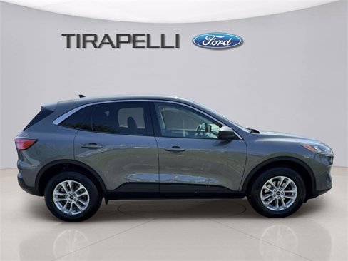 Used 2022 Ford Escape SE image 4