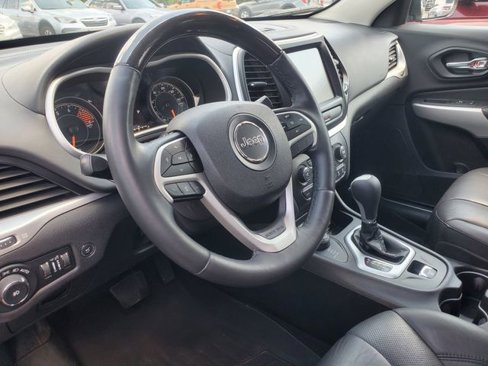 Used 2018 Jeep Cherokee Overland image 14