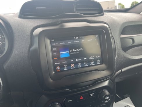 Used 2019 Jeep Renegade Latitude image 17