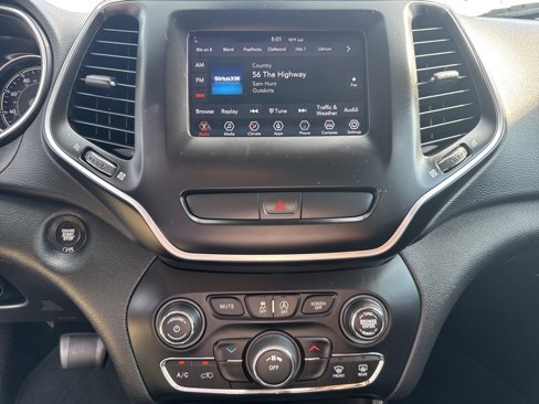 Used 2019 Jeep Cherokee Latitude Plus image 35