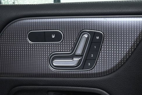 Used 2022 Mercedes-Benz GLB 250 4MATIC image 28