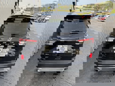 Used 2022 Ford Escape SE w/ Cold Weather Package image 4