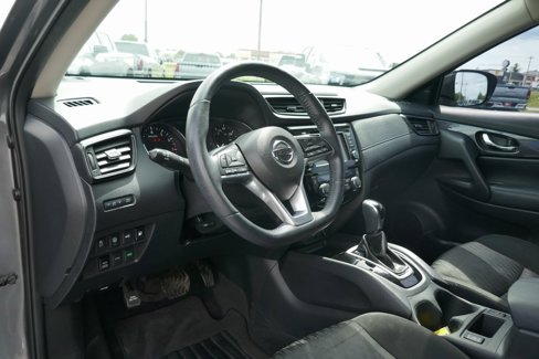 Used 2020 Nissan Rogue SV image 20