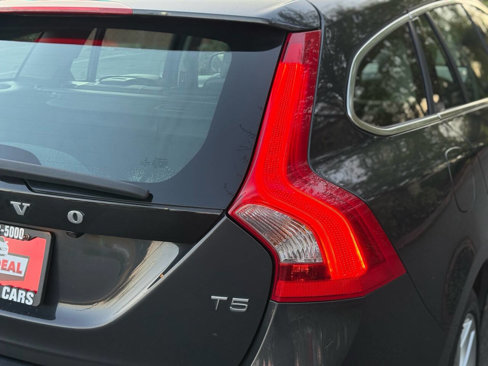 Used 2015 Volvo V60 T5 Premier image 10