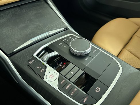 Used 2024 BMW 330e image 16