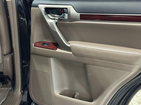 Used 2016 Lexus GX 460 image 31