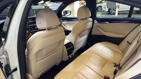 Used 2019 BMW 530e w/ Convenience Package image 27