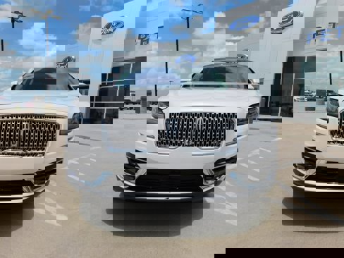 Used 2019 Lincoln Nautilus Reserve image 2
