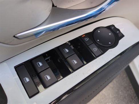 New 2025 Hyundai Elantra SE image 11