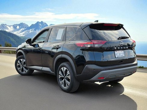 Used 2023 Nissan Rogue SV image 4