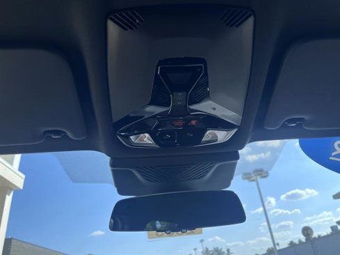 New 2025 BMW X1 xDrive28i w/ Technology Package image 17