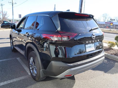 Certified 2023 Nissan Rogue S image 8