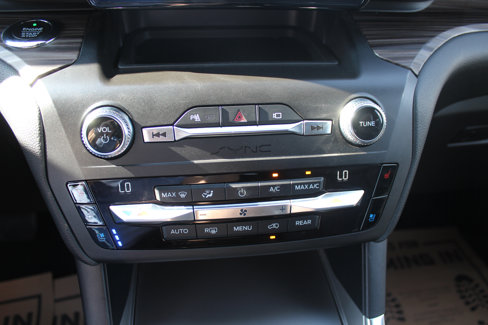 Used 2020 Ford Explorer Limited image 33